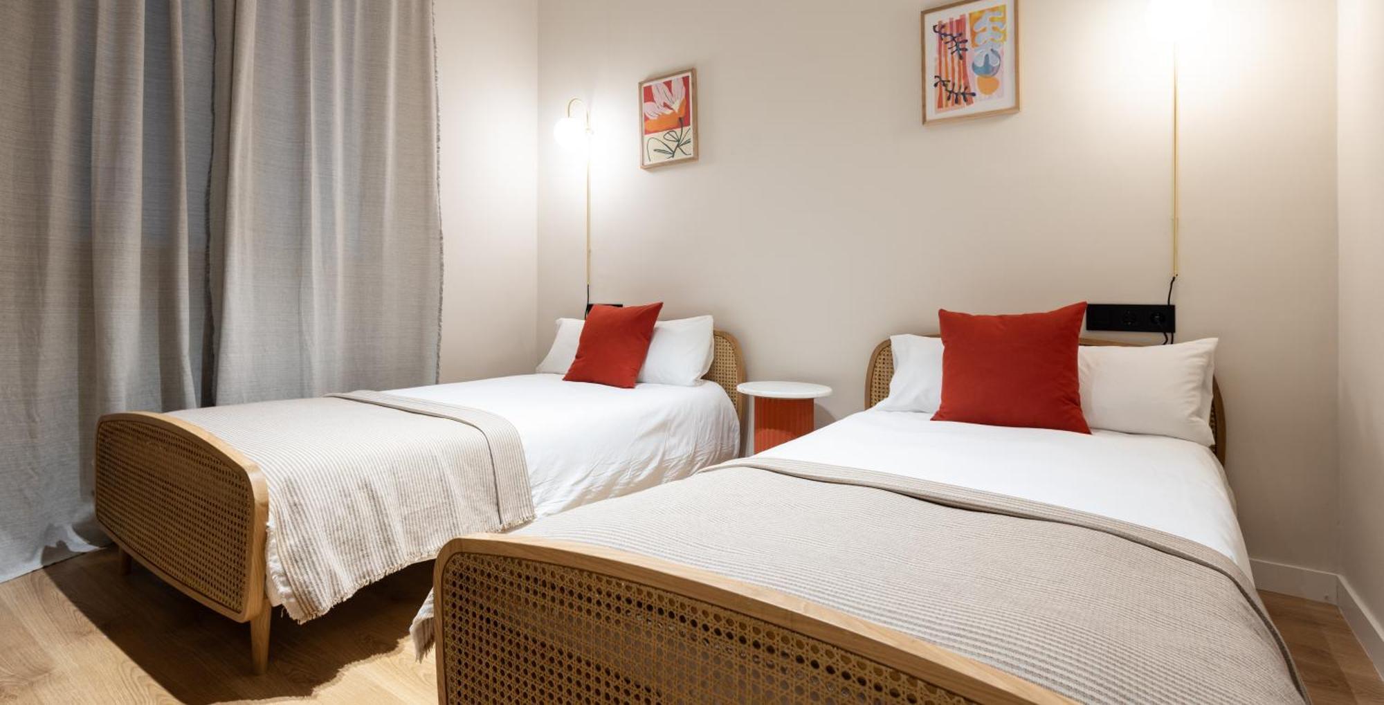 Stay U-Nique Apartments Balmes II Барселона Екстериор снимка