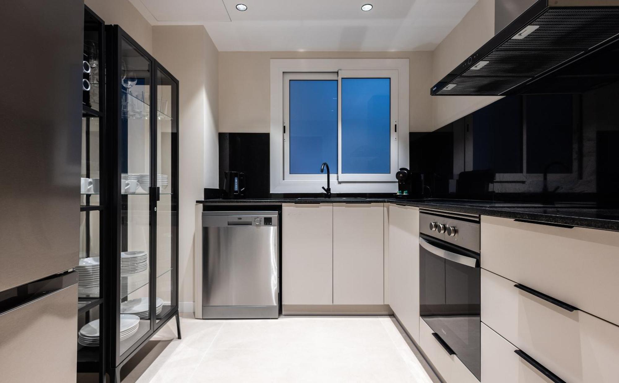 Stay U-Nique Apartments Balmes II Барселона Екстериор снимка