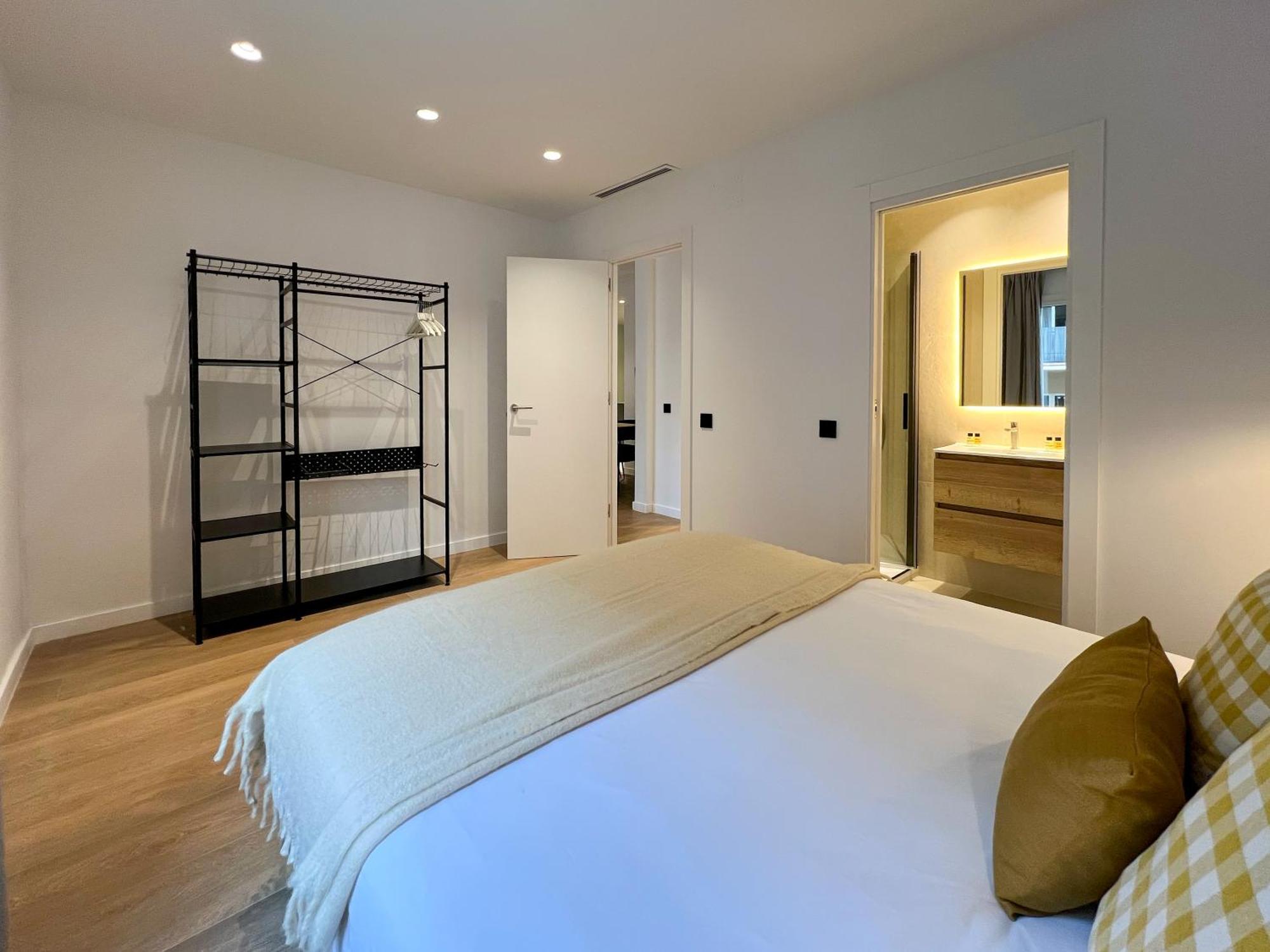 Stay U-Nique Apartments Balmes II Барселона Екстериор снимка