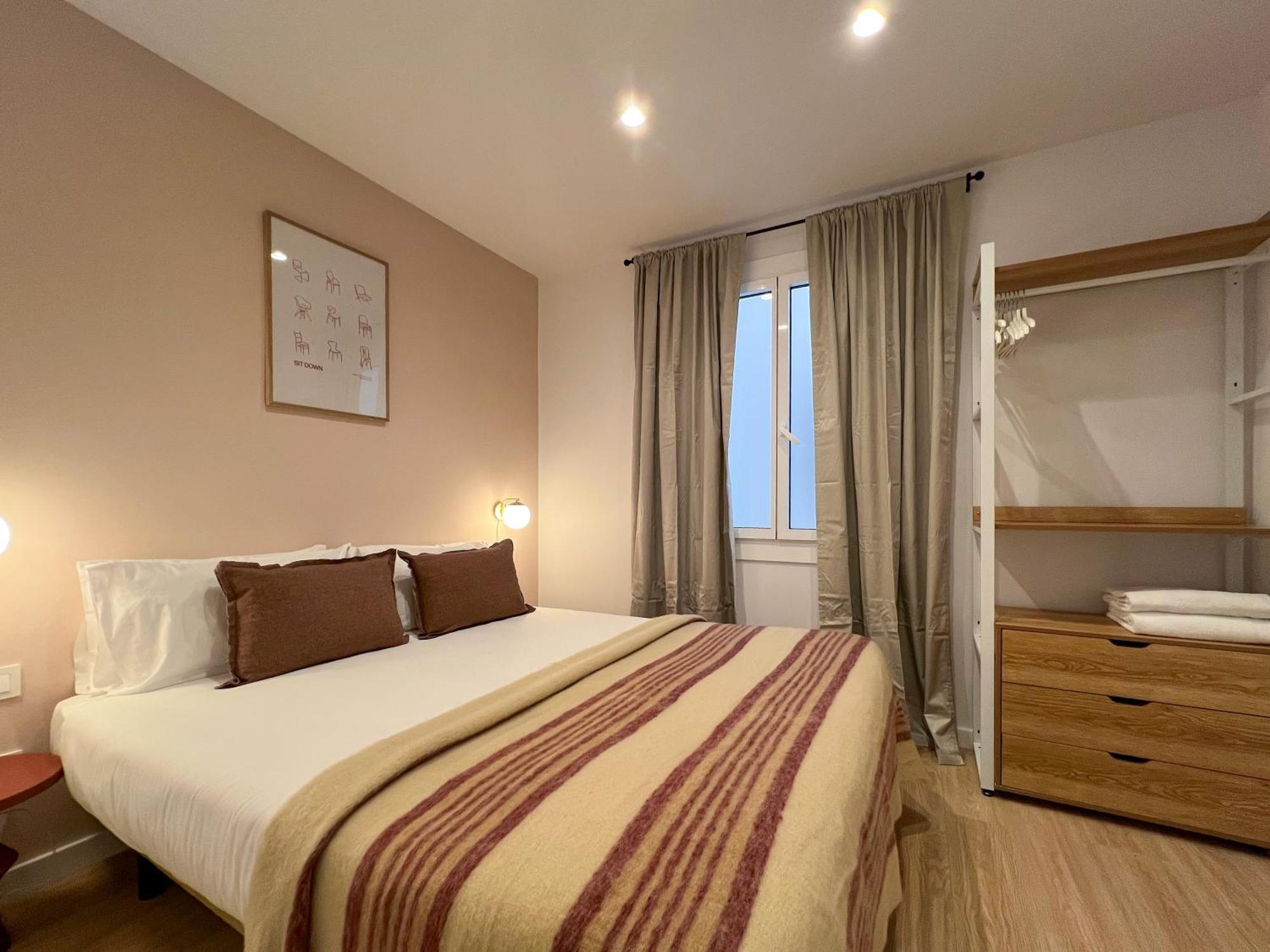 Stay U-Nique Apartments Balmes II Барселона Екстериор снимка