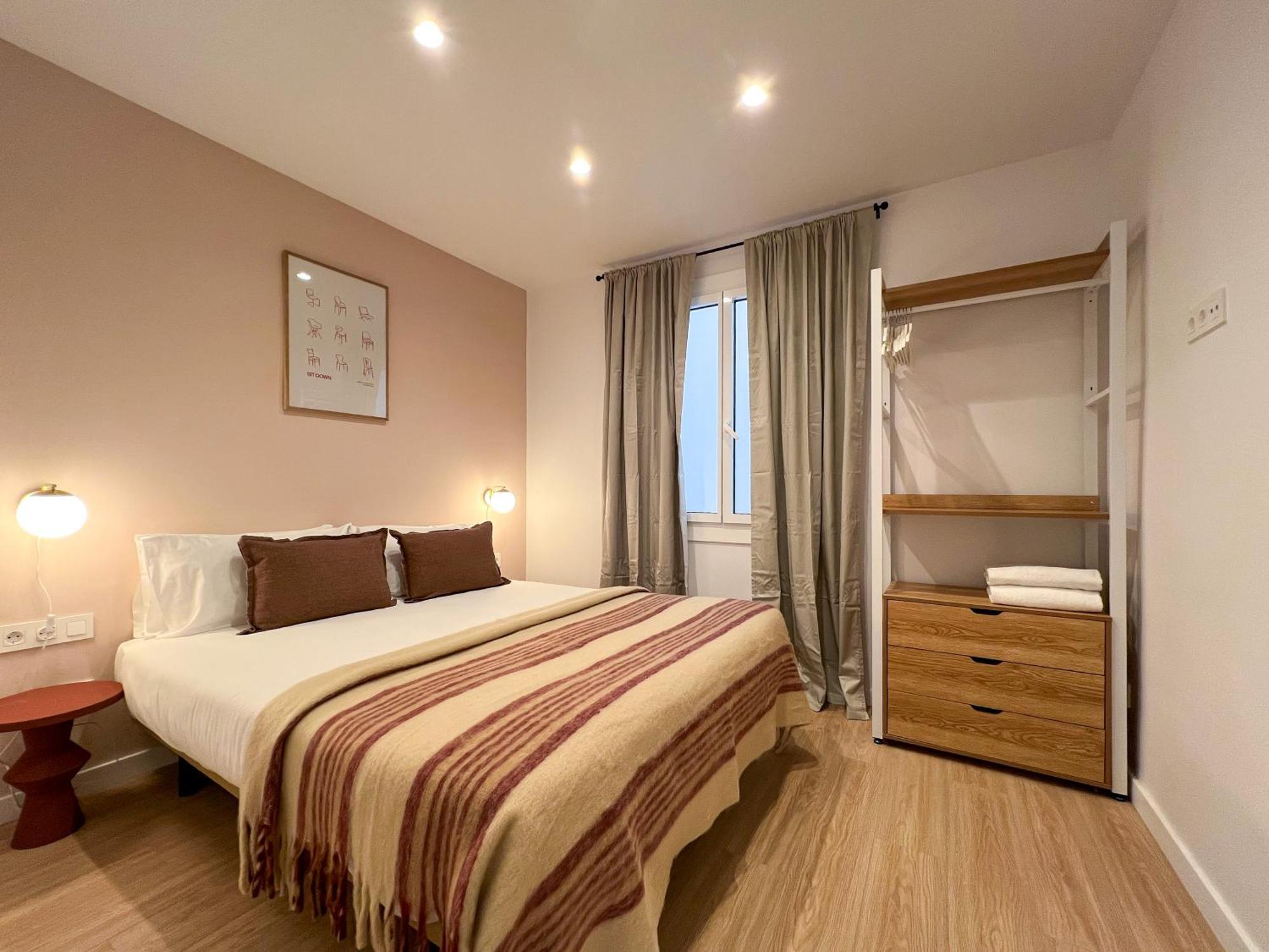 Stay U-Nique Apartments Balmes II Барселона Екстериор снимка